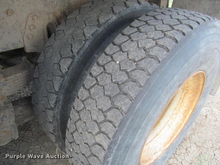 image for item K3898 1998 International 2554 dump truck