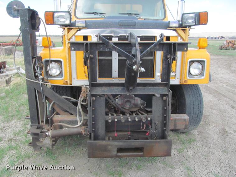 image for item K3898 1998 International 2554 dump truck