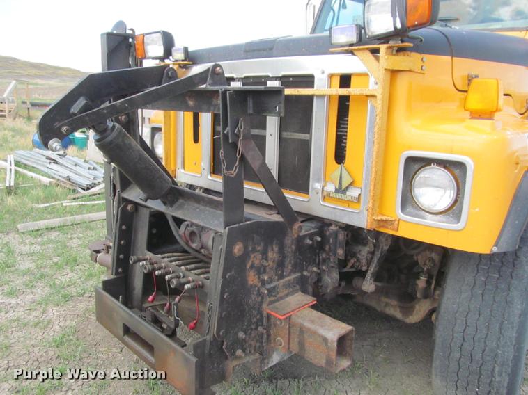 image for item K3898 1998 International 2554 dump truck