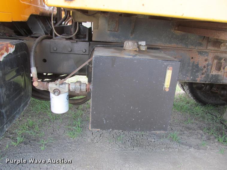 image for item K3898 1998 International 2554 dump truck