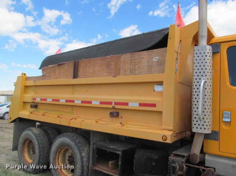 image for item K3898 1998 International 2554 dump truck