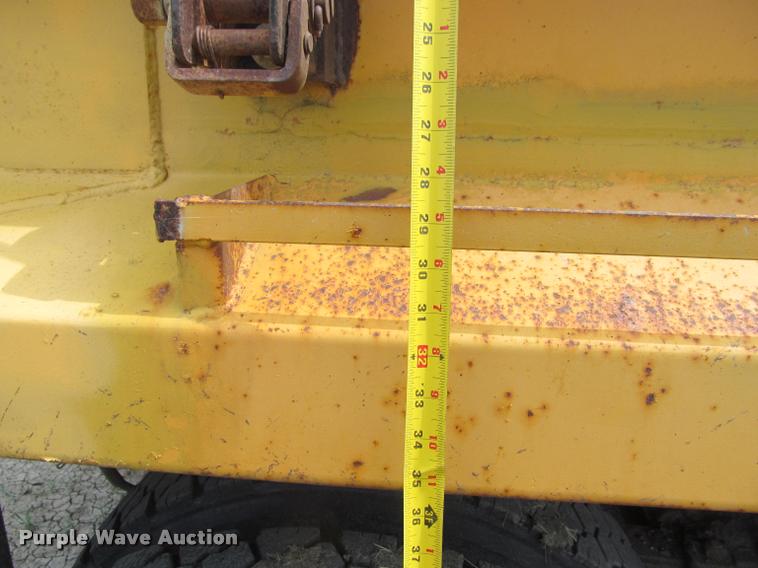 image for item K3898 1998 International 2554 dump truck