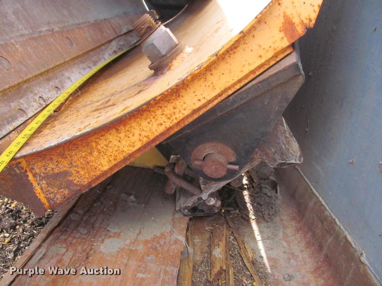 image for item K3898 1998 International 2554 dump truck