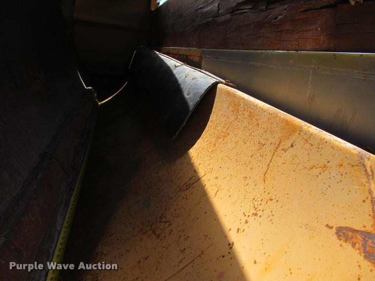 image for item K3898 1998 International 2554 dump truck