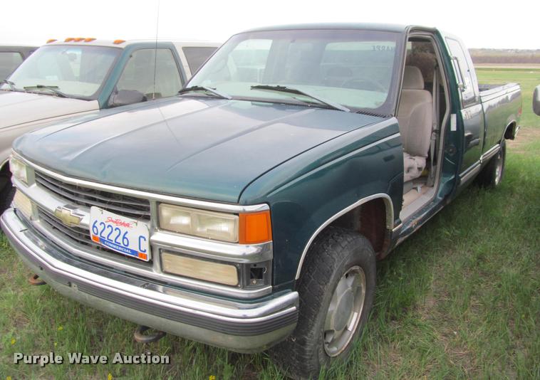 1998 Chevrolet K1500 Ext. Cab pickup truck in Fort Pierre, SD Item