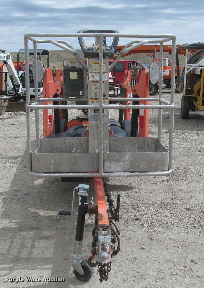 image for item K3947 2007 JLG T350 towable boom lift