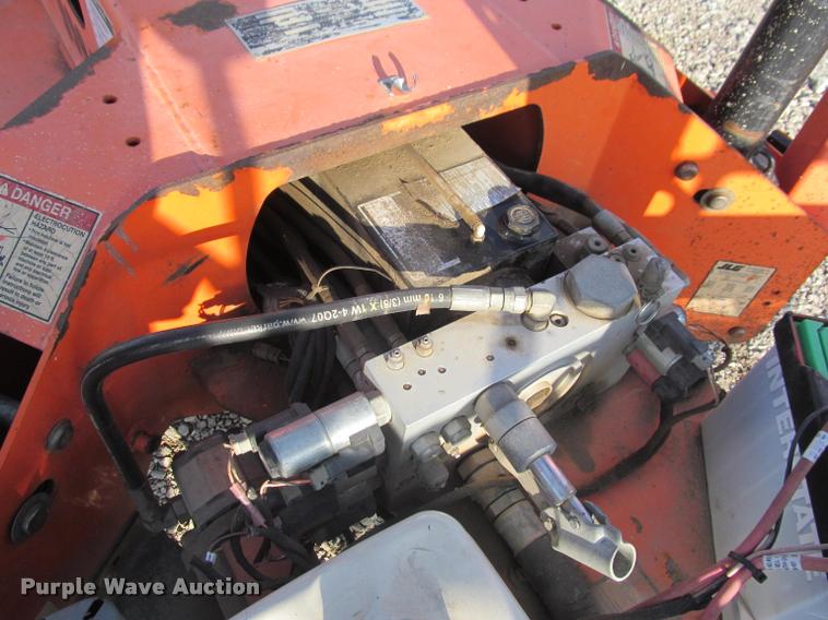 image for item K3947 2007 JLG T350 towable boom lift