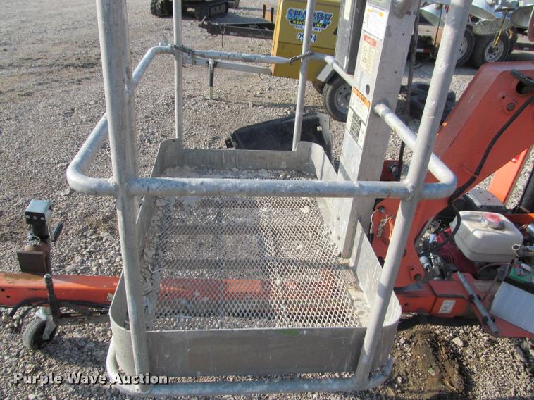 image for item K3947 2007 JLG T350 towable boom lift