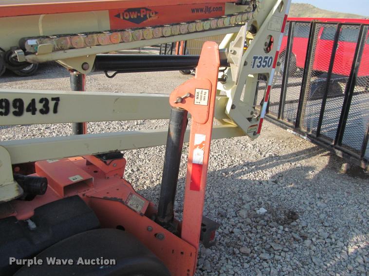 image for item K3947 2007 JLG T350 towable boom lift