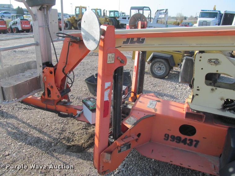 image for item K3947 2007 JLG T350 towable boom lift