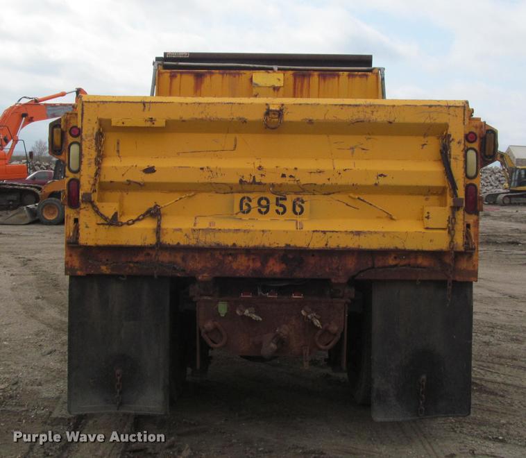 image for item K3948 2002 International 4900 Crew Cab dump truck