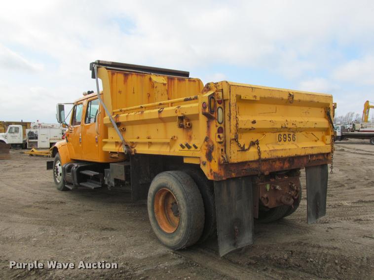image for item K3948 2002 International 4900 Crew Cab dump truck