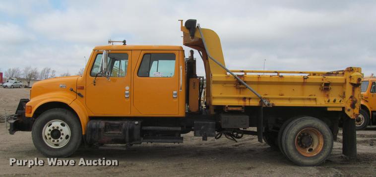 image for item K3948 2002 International 4900 Crew Cab dump truck