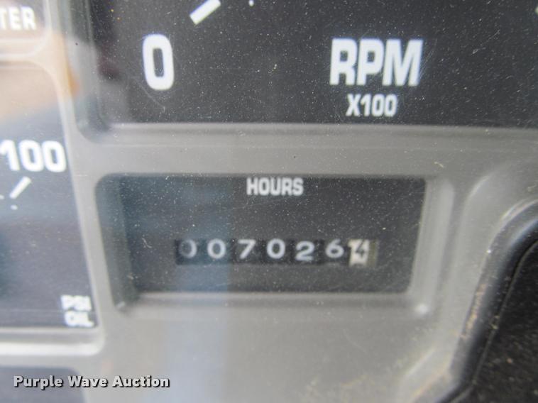 image for item K3948 2002 International 4900 Crew Cab dump truck