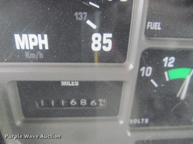 image for item K3948 2002 International 4900 Crew Cab dump truck