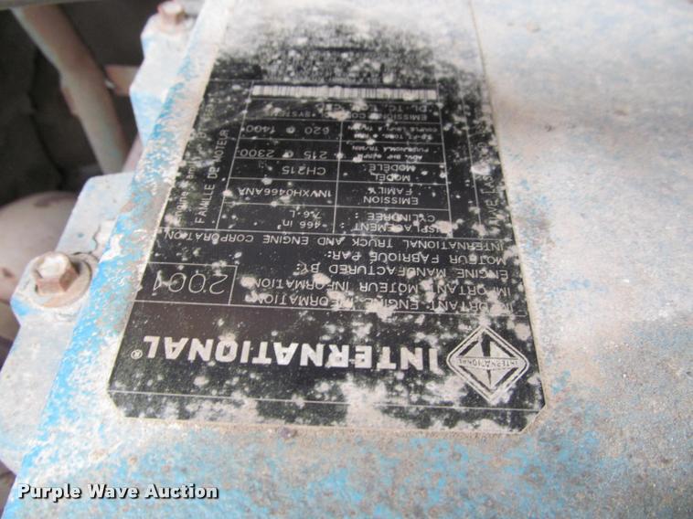 image for item K3948 2002 International 4900 Crew Cab dump truck