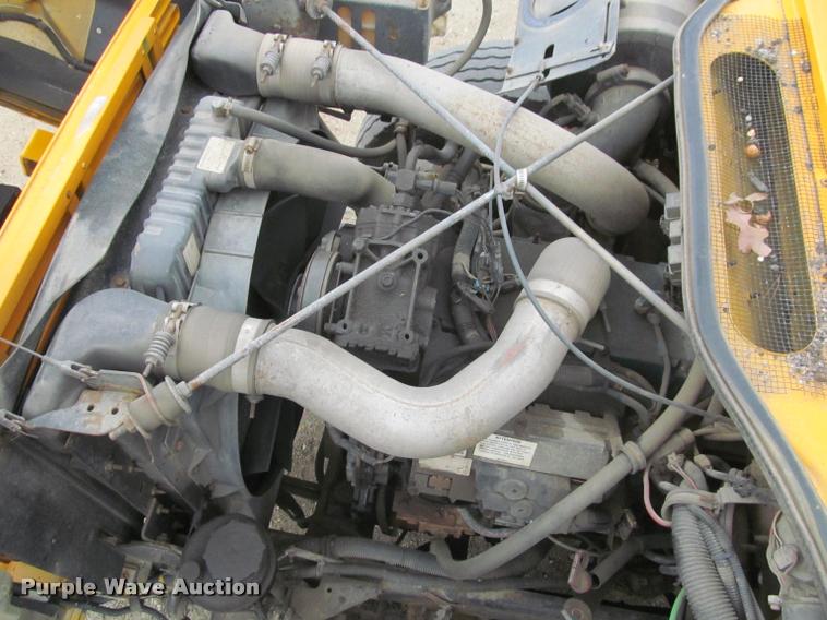 image for item K3948 2002 International 4900 Crew Cab dump truck