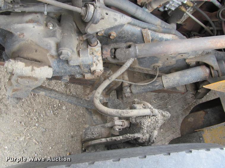image for item K3948 2002 International 4900 Crew Cab dump truck