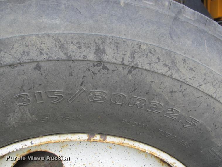 image for item K3948 2002 International 4900 Crew Cab dump truck