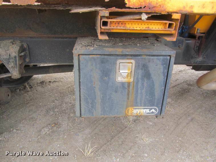 image for item K3948 2002 International 4900 Crew Cab dump truck