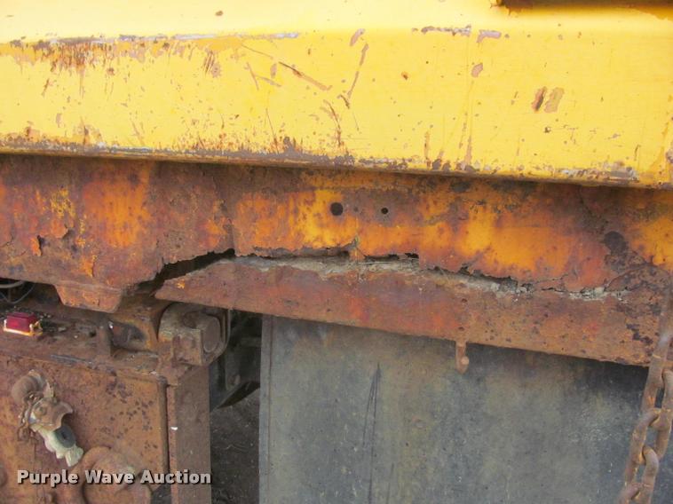 image for item K3948 2002 International 4900 Crew Cab dump truck