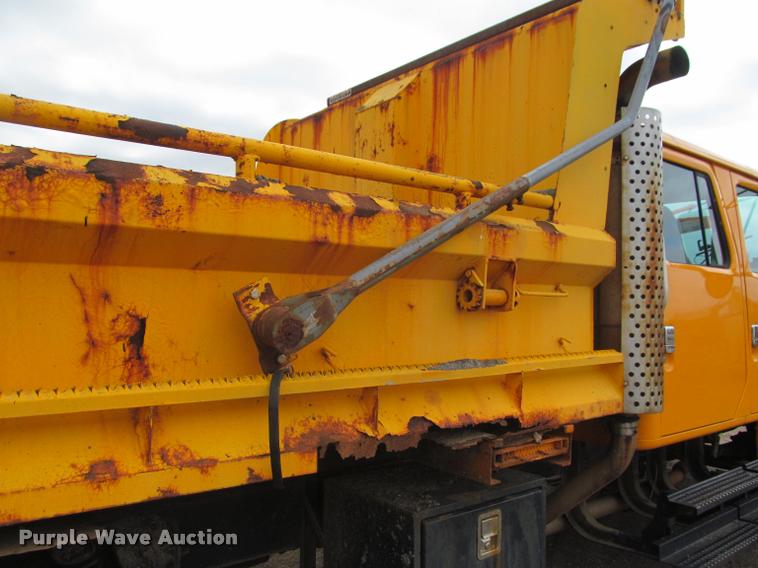 image for item K3948 2002 International 4900 Crew Cab dump truck