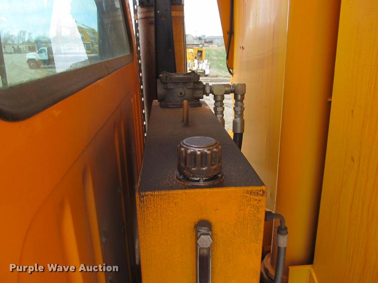 image for item K3948 2002 International 4900 Crew Cab dump truck