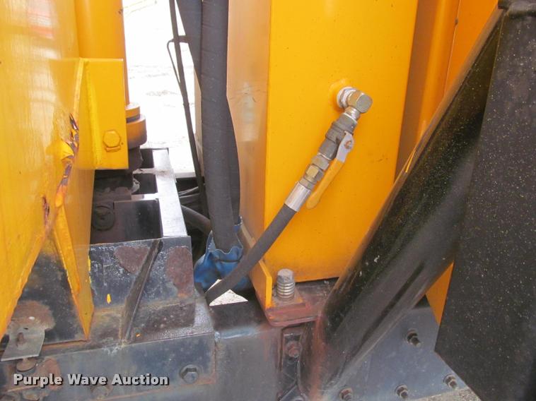 image for item K3948 2002 International 4900 Crew Cab dump truck