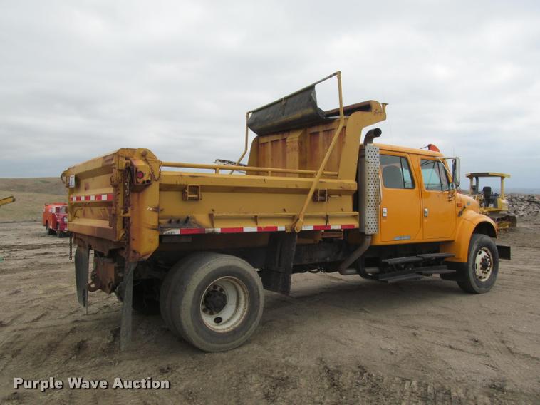 image for item K3949 2002 International 4900 Crew Cab dump truck