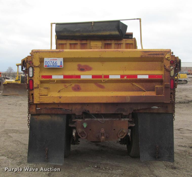 image for item K3949 2002 International 4900 Crew Cab dump truck