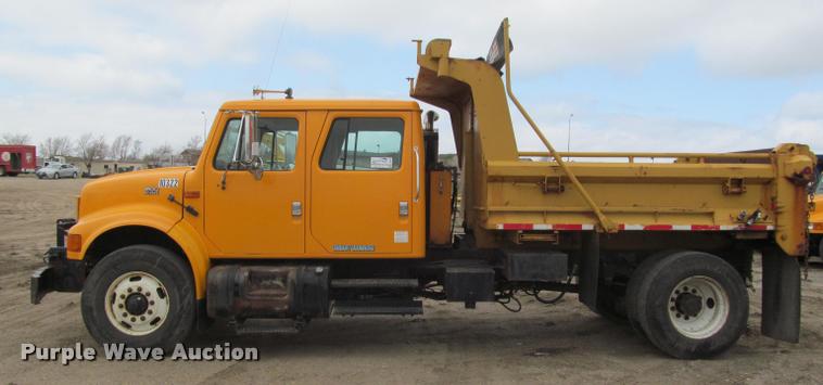 image for item K3949 2002 International 4900 Crew Cab dump truck