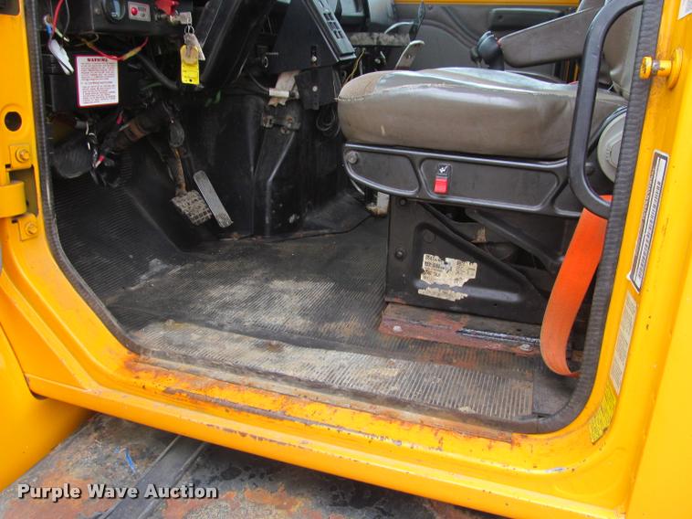 image for item K3949 2002 International 4900 Crew Cab dump truck