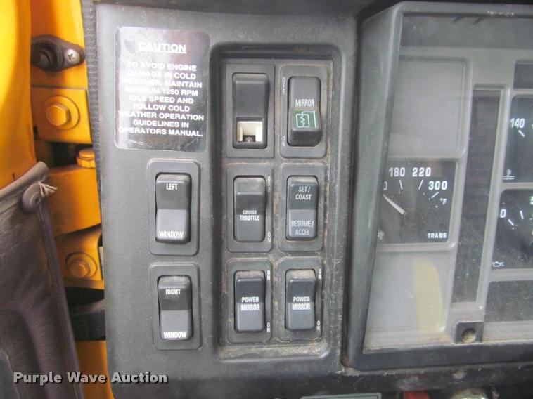 image for item K3949 2002 International 4900 Crew Cab dump truck