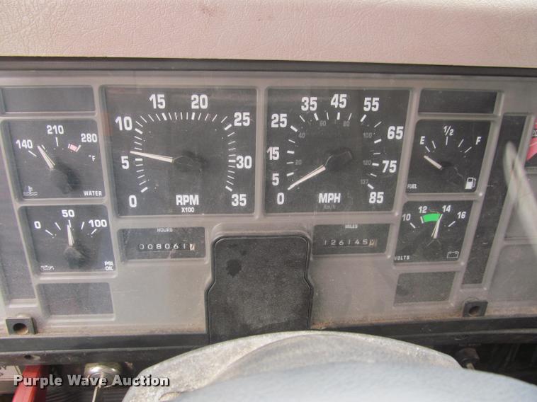 image for item K3949 2002 International 4900 Crew Cab dump truck