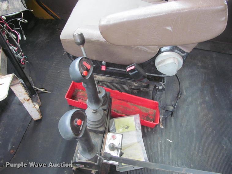 image for item K3949 2002 International 4900 Crew Cab dump truck