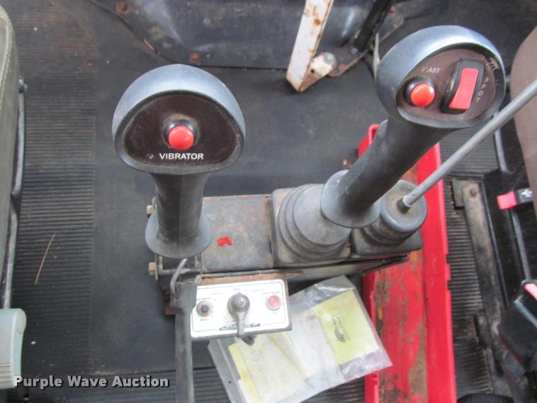 image for item K3949 2002 International 4900 Crew Cab dump truck