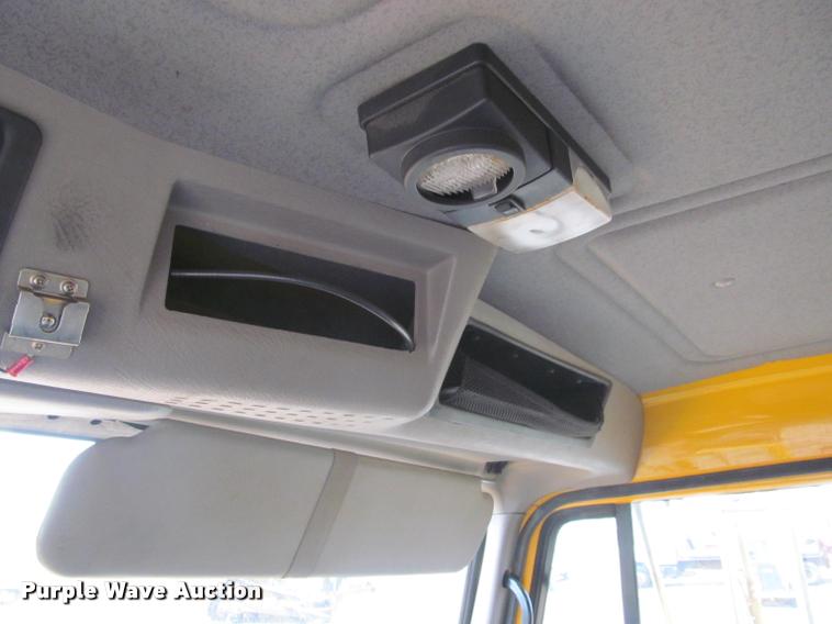 image for item K3949 2002 International 4900 Crew Cab dump truck