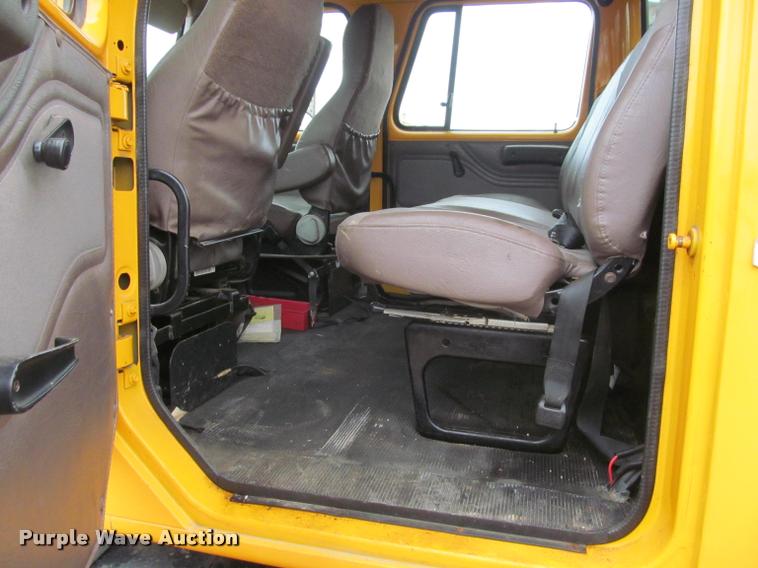 image for item K3949 2002 International 4900 Crew Cab dump truck