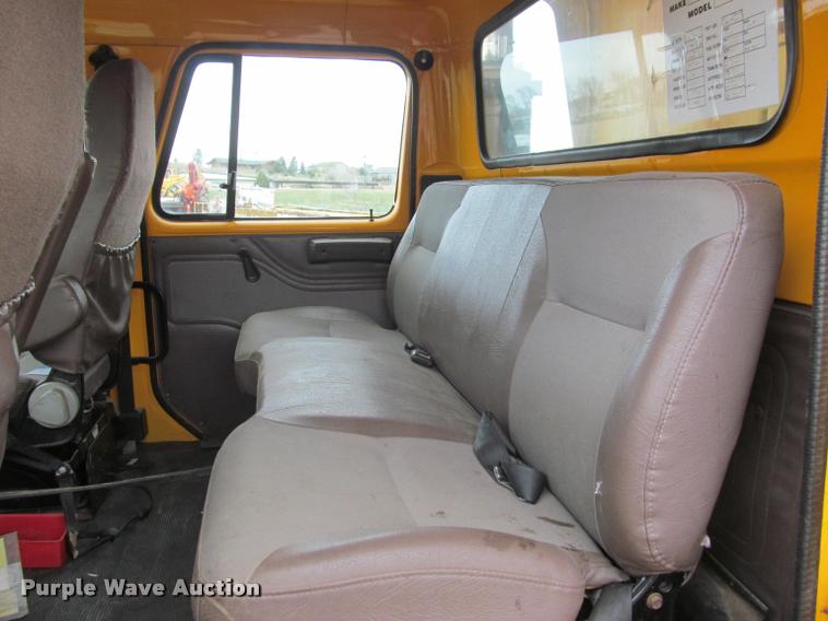 image for item K3949 2002 International 4900 Crew Cab dump truck