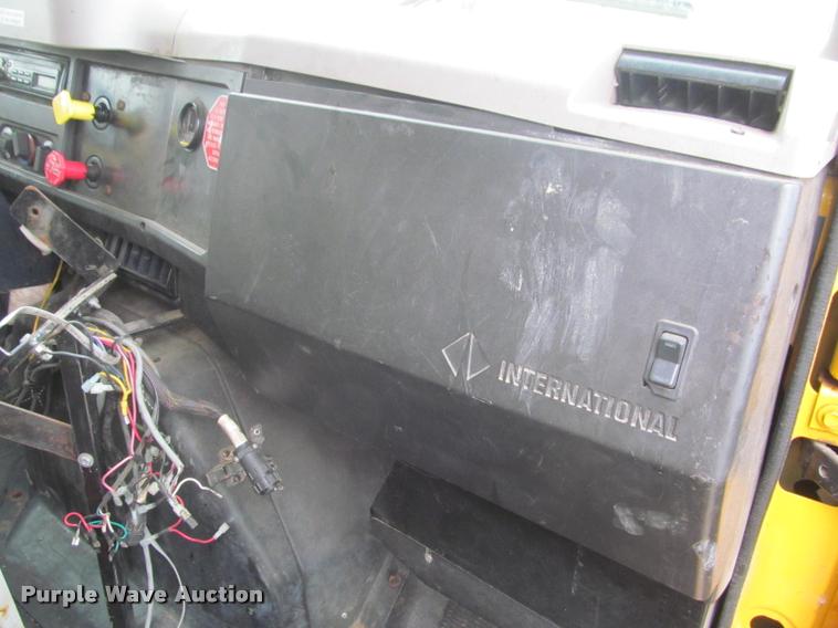 image for item K3949 2002 International 4900 Crew Cab dump truck