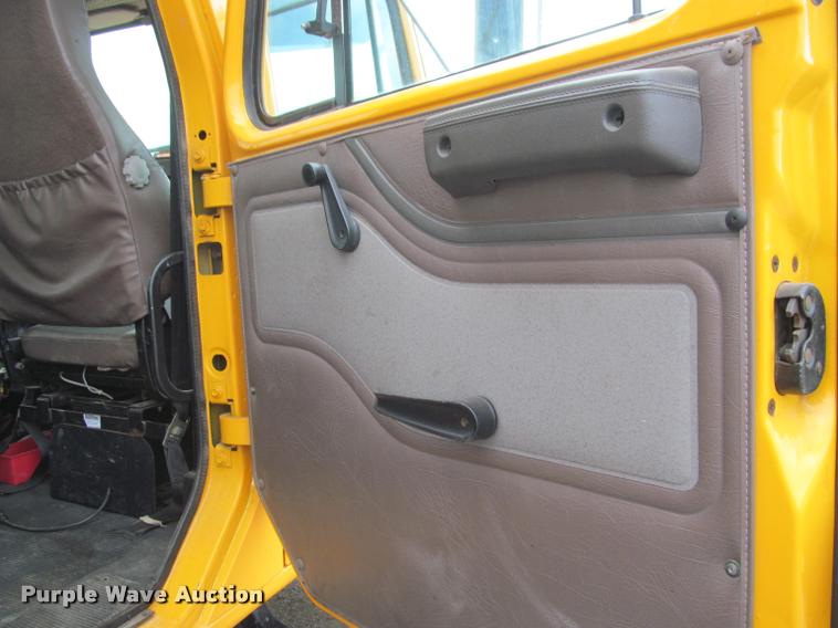 image for item K3949 2002 International 4900 Crew Cab dump truck