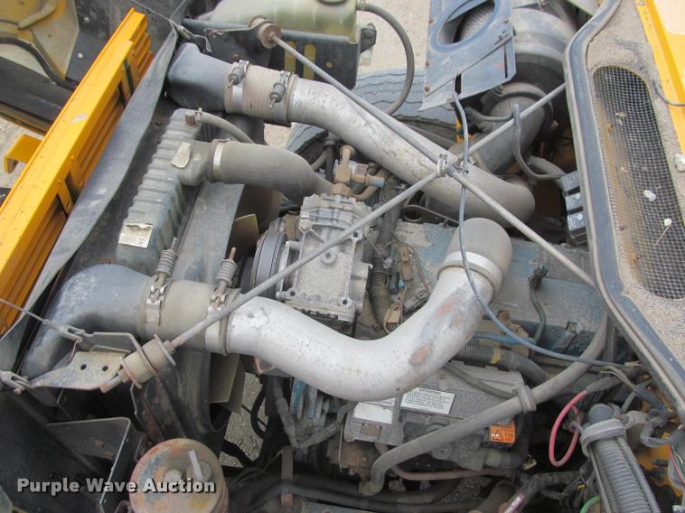 image for item K3949 2002 International 4900 Crew Cab dump truck