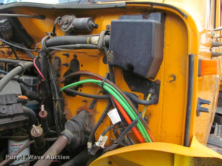 image for item K3949 2002 International 4900 Crew Cab dump truck