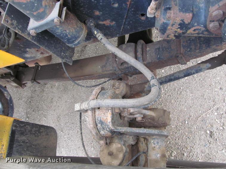 image for item K3949 2002 International 4900 Crew Cab dump truck