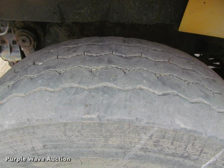 image for item K3949 2002 International 4900 Crew Cab dump truck