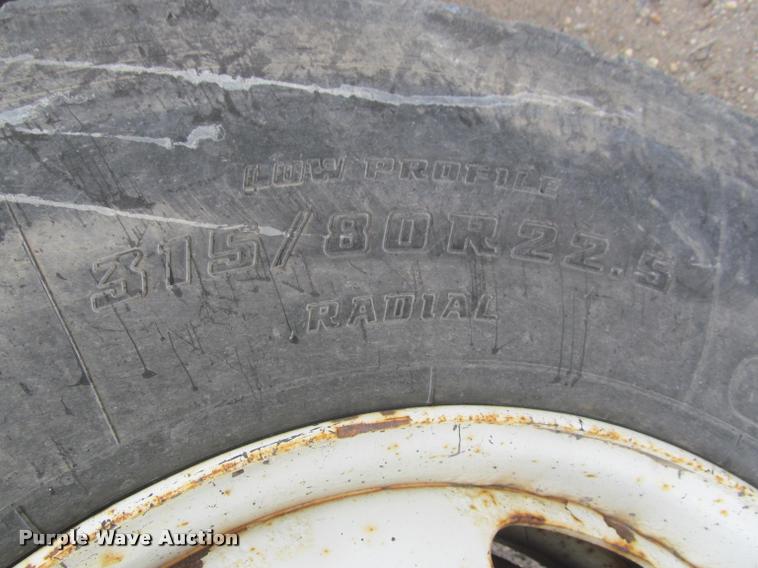 image for item K3949 2002 International 4900 Crew Cab dump truck