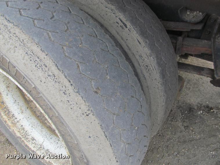 image for item K3949 2002 International 4900 Crew Cab dump truck