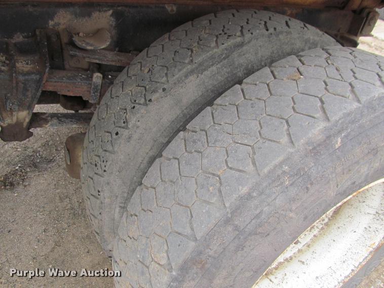 image for item K3949 2002 International 4900 Crew Cab dump truck