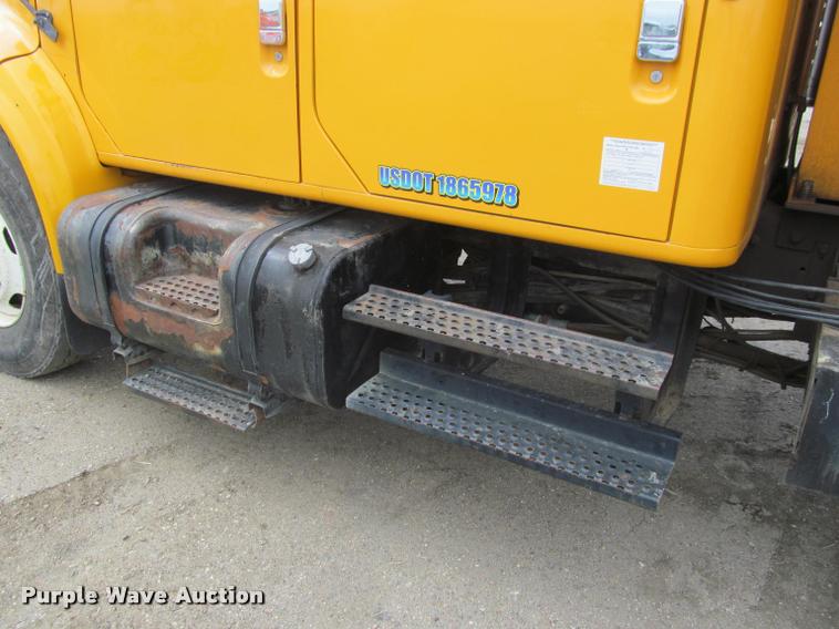 image for item K3949 2002 International 4900 Crew Cab dump truck