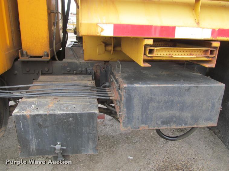 image for item K3949 2002 International 4900 Crew Cab dump truck